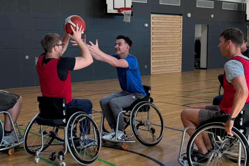 Berufsschule Bayreuth Schüler spielen Basketball